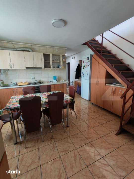 Apartament de vanzare, 4 camere - zona Decebal — fotografia 1