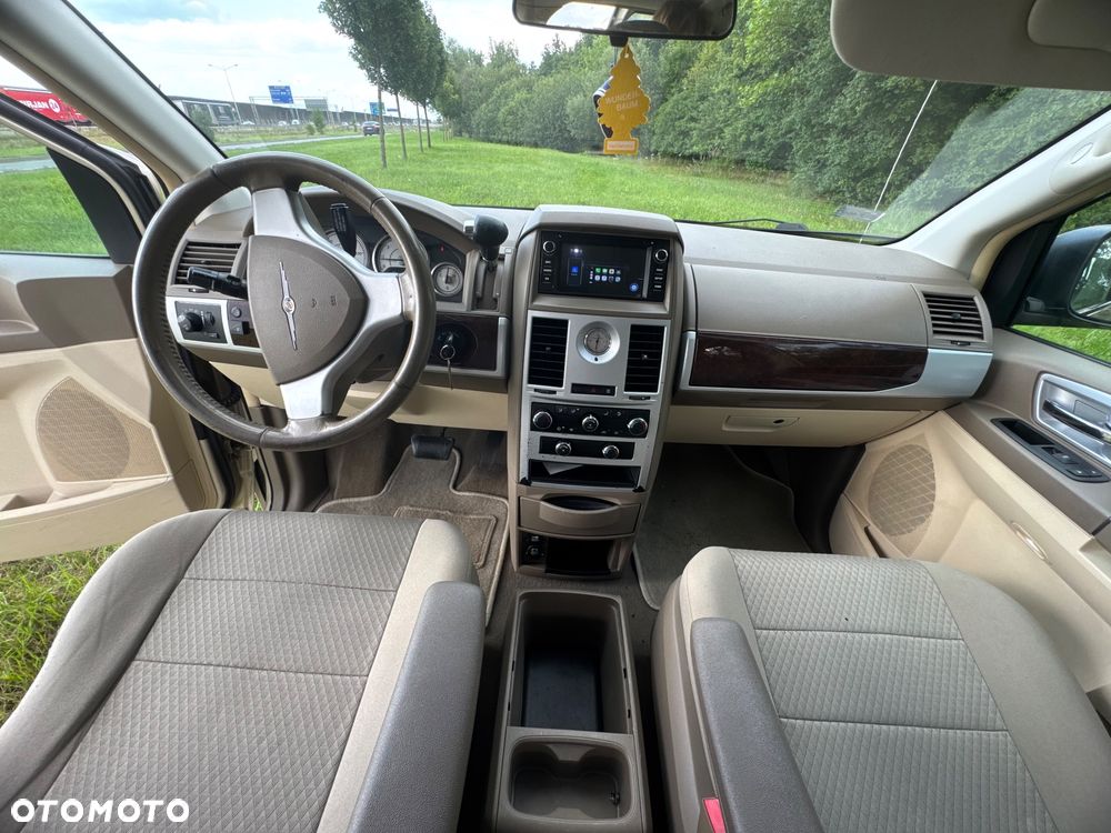 Chrysler Town & Country 3.8 Touring - 13