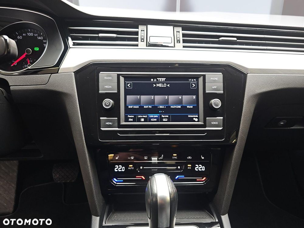 Volkswagen Passat Variant 2.0 TDI EVO Business DSG - 18