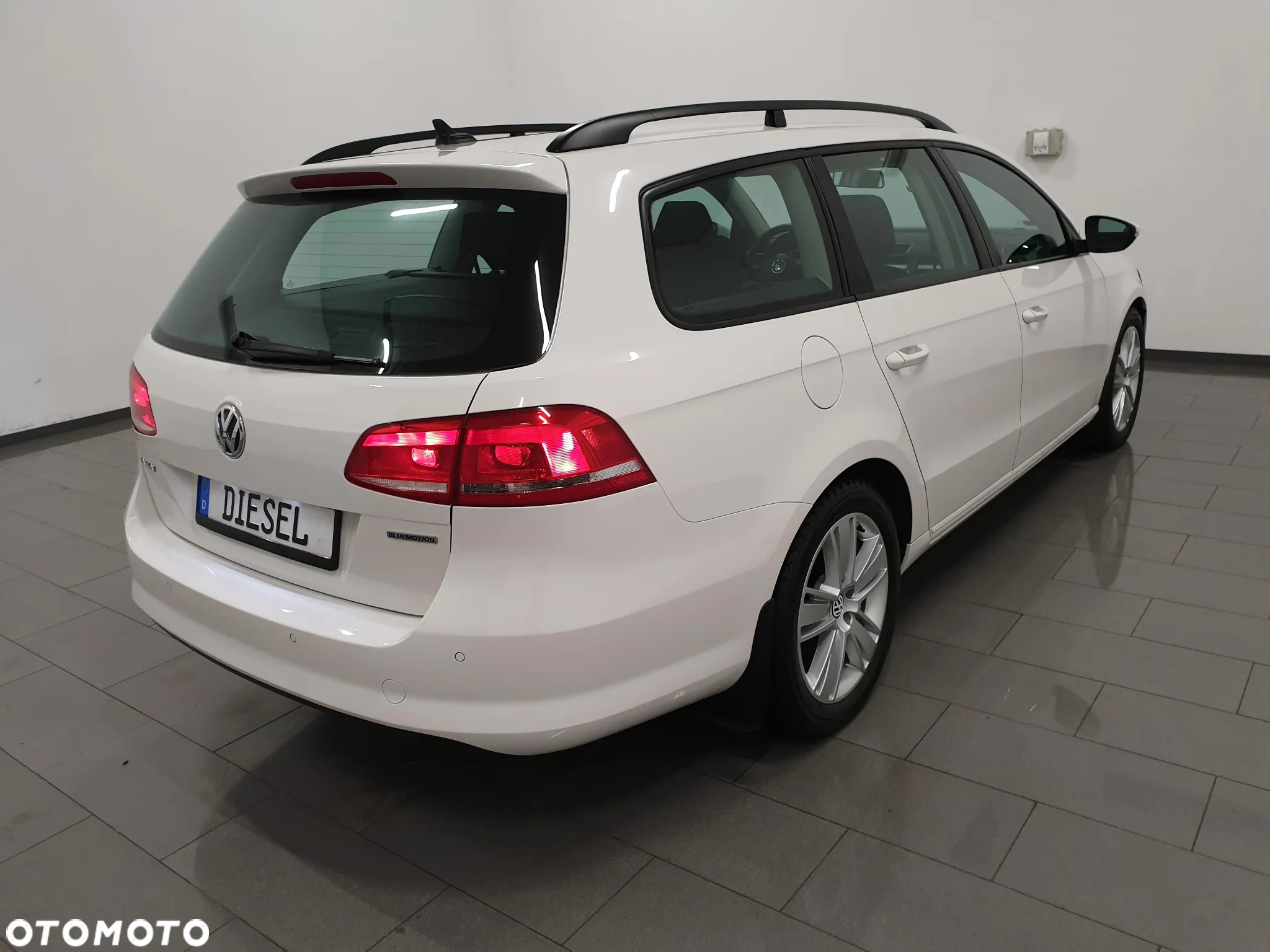 Volkswagen Passat 1.6 TDI Comfortline - 6