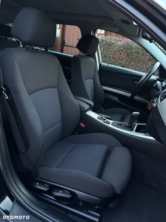 BMW Seria 3 320d Efficient Dynamics Sport Line - 36