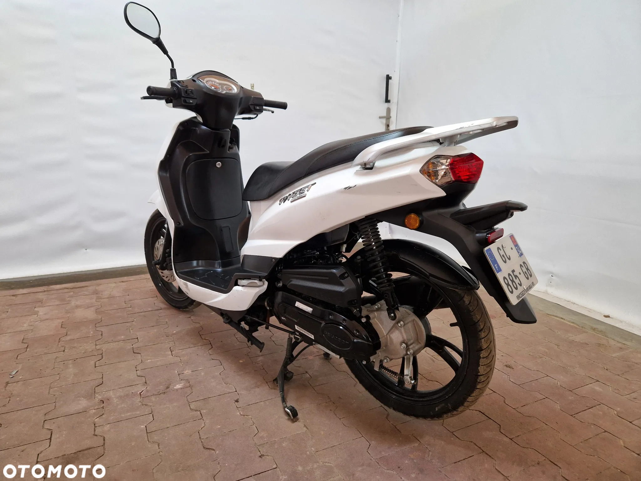 Peugeot Tweet - 11