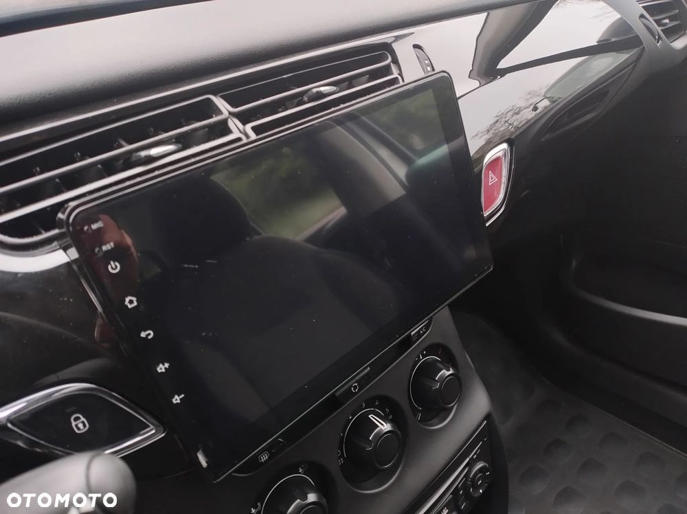 Citroën C3 Pure Tech (VTi) 82 Exclusive - 14