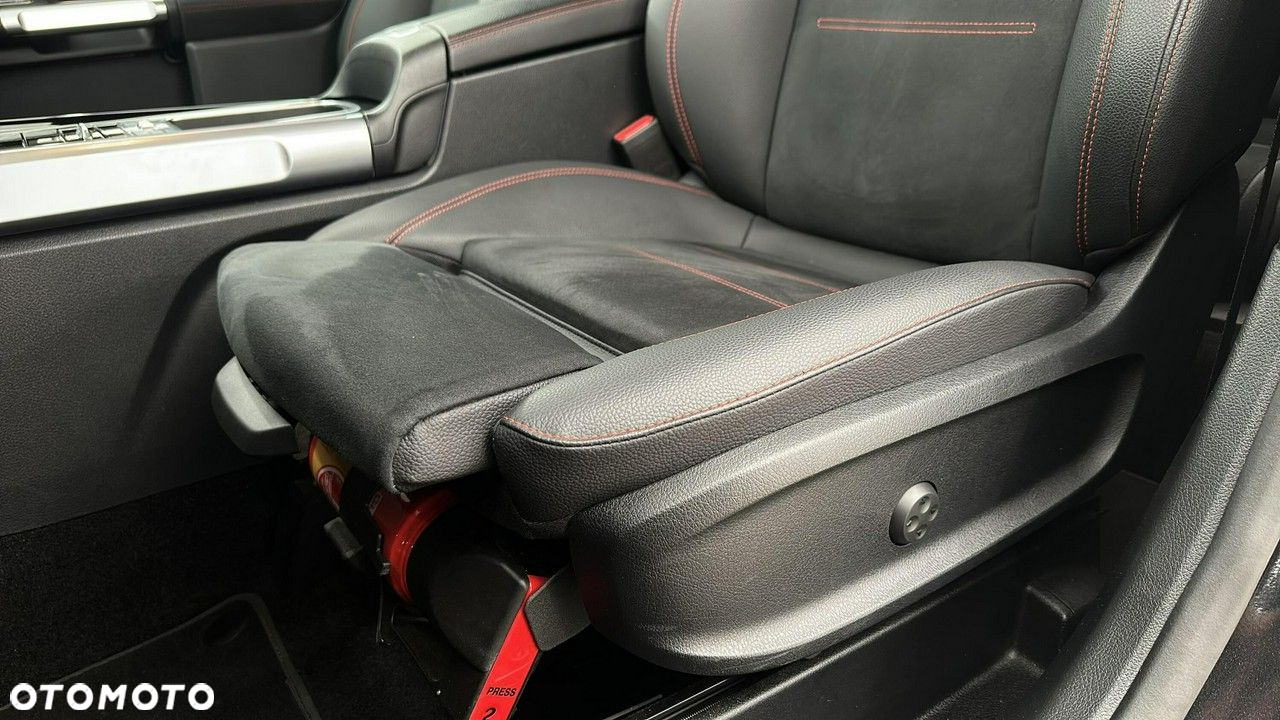 Mercedes-Benz GLB 200 d 4-Matic 8G-DCT - 17