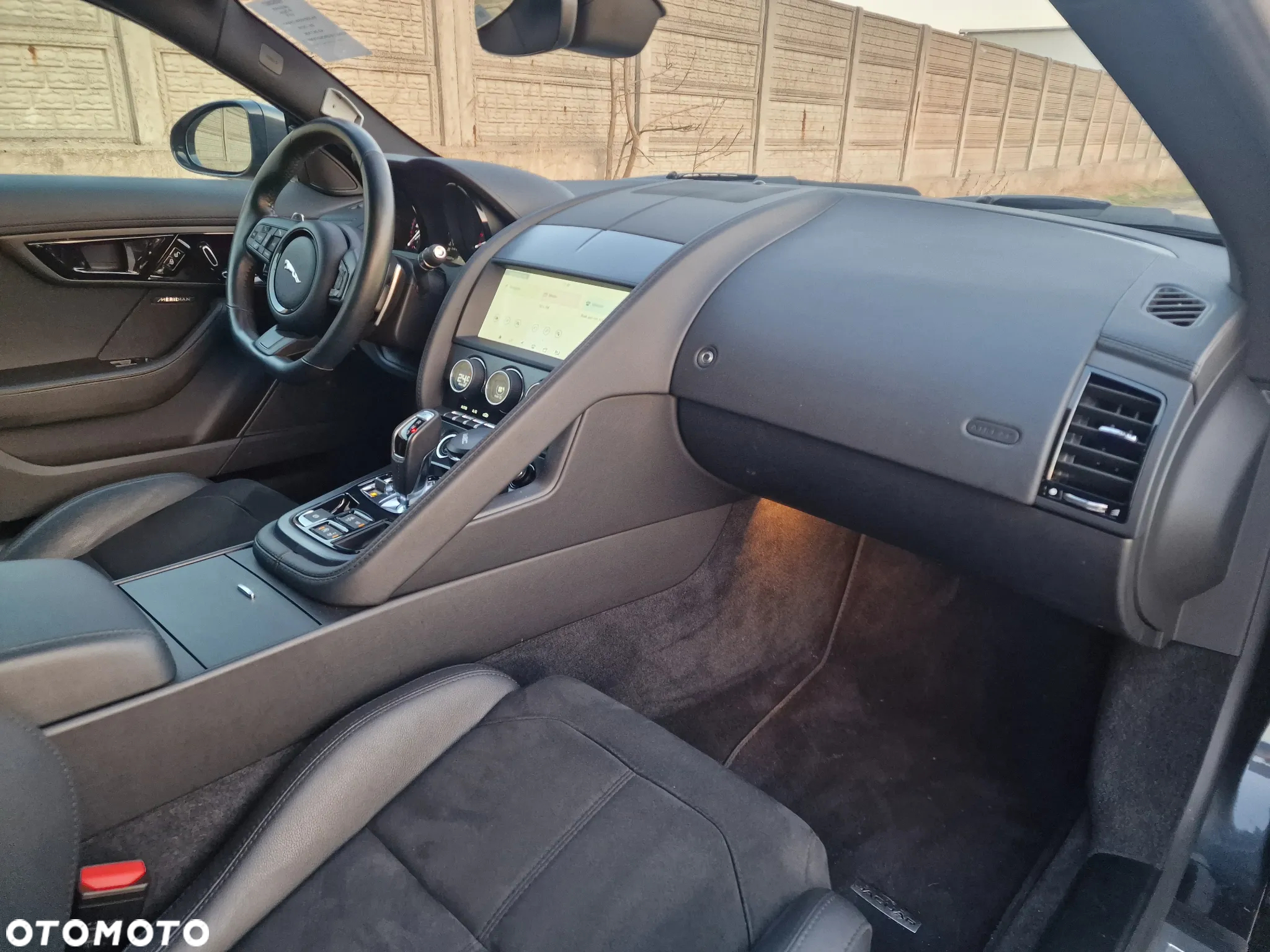 Jaguar F-Type 2.0 Turbo R-Dynamic - 12