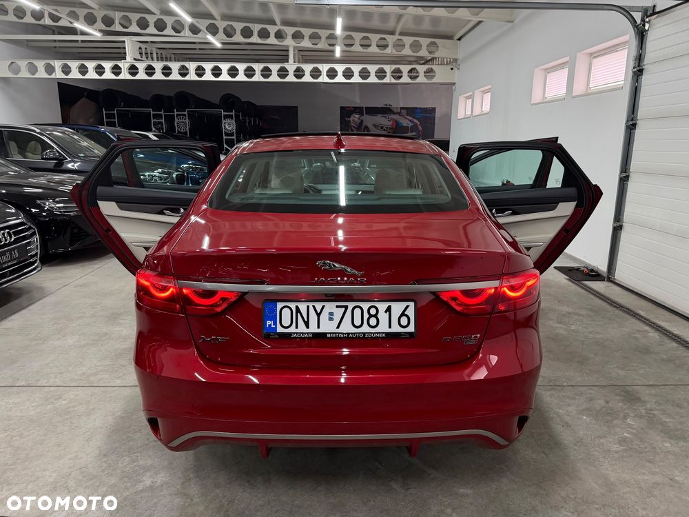 Jaguar XF 2.0 D200 mHEV AWD R-Dynamic SE - 10