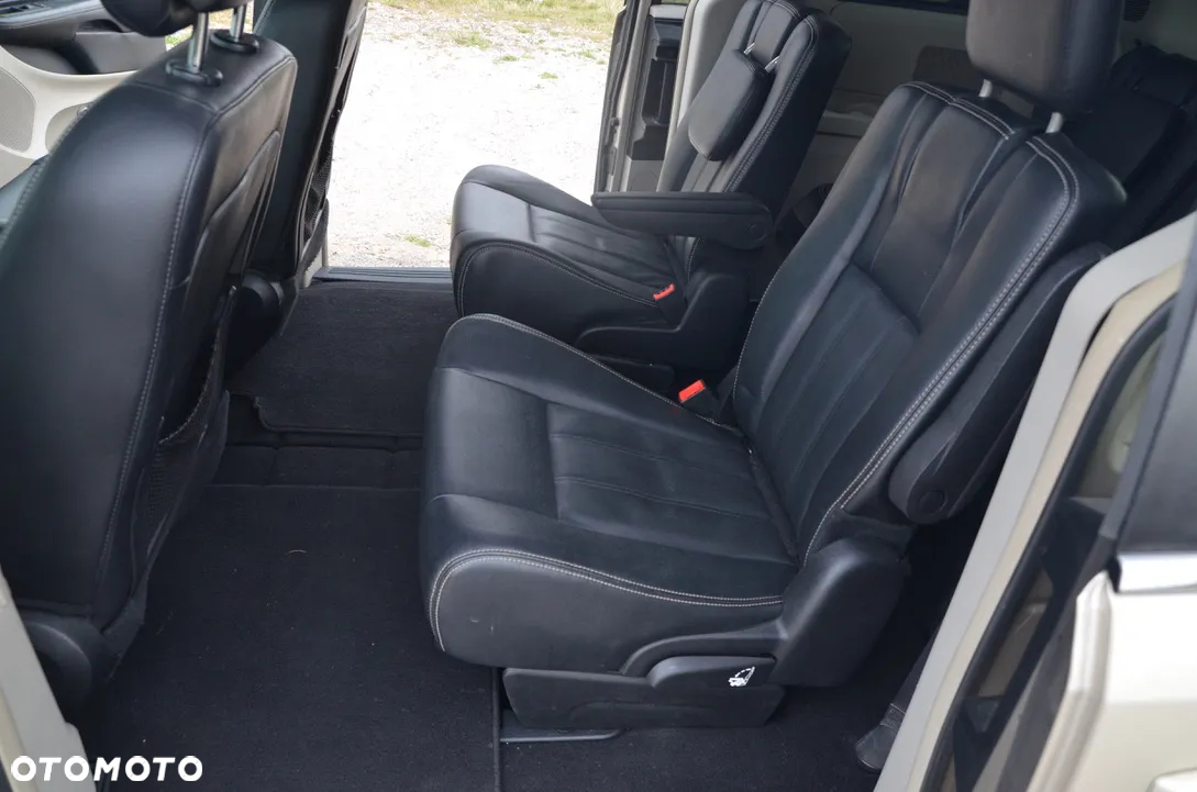 Chrysler Town & Country 3.6 Touring - 12