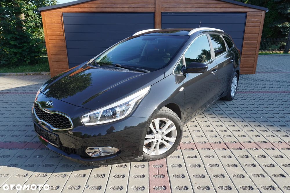 Kia Ceed 1.6 GDI ISG Dream-Team Edition - 1