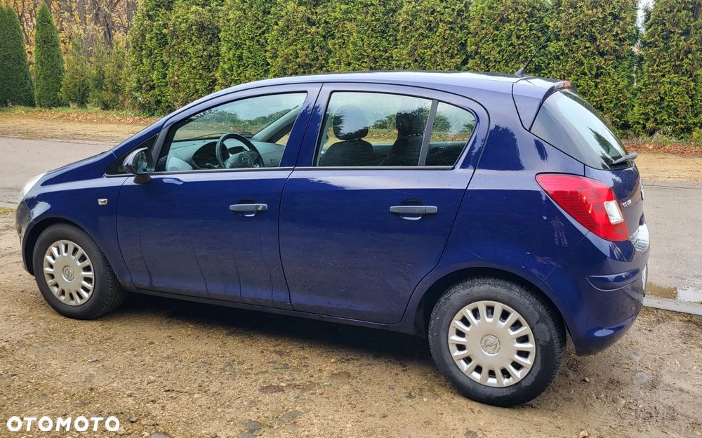 Opel Corsa 1.2 16V Cosmo - 4