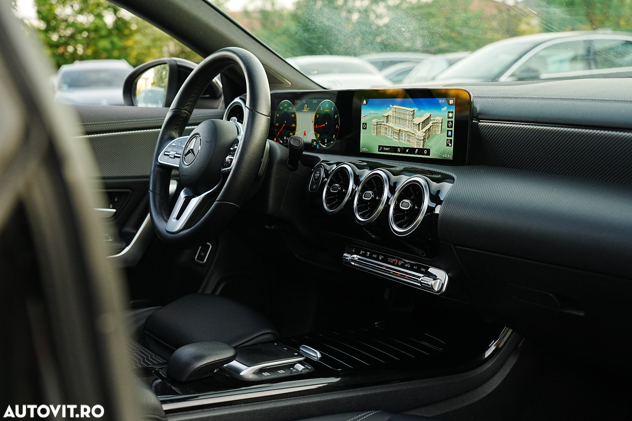 Mercedes-Benz CLA 180 7G-DCT Special Edition - 24