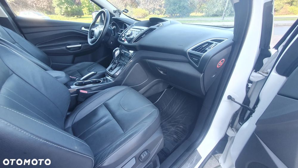 Ford Kuga - 37
