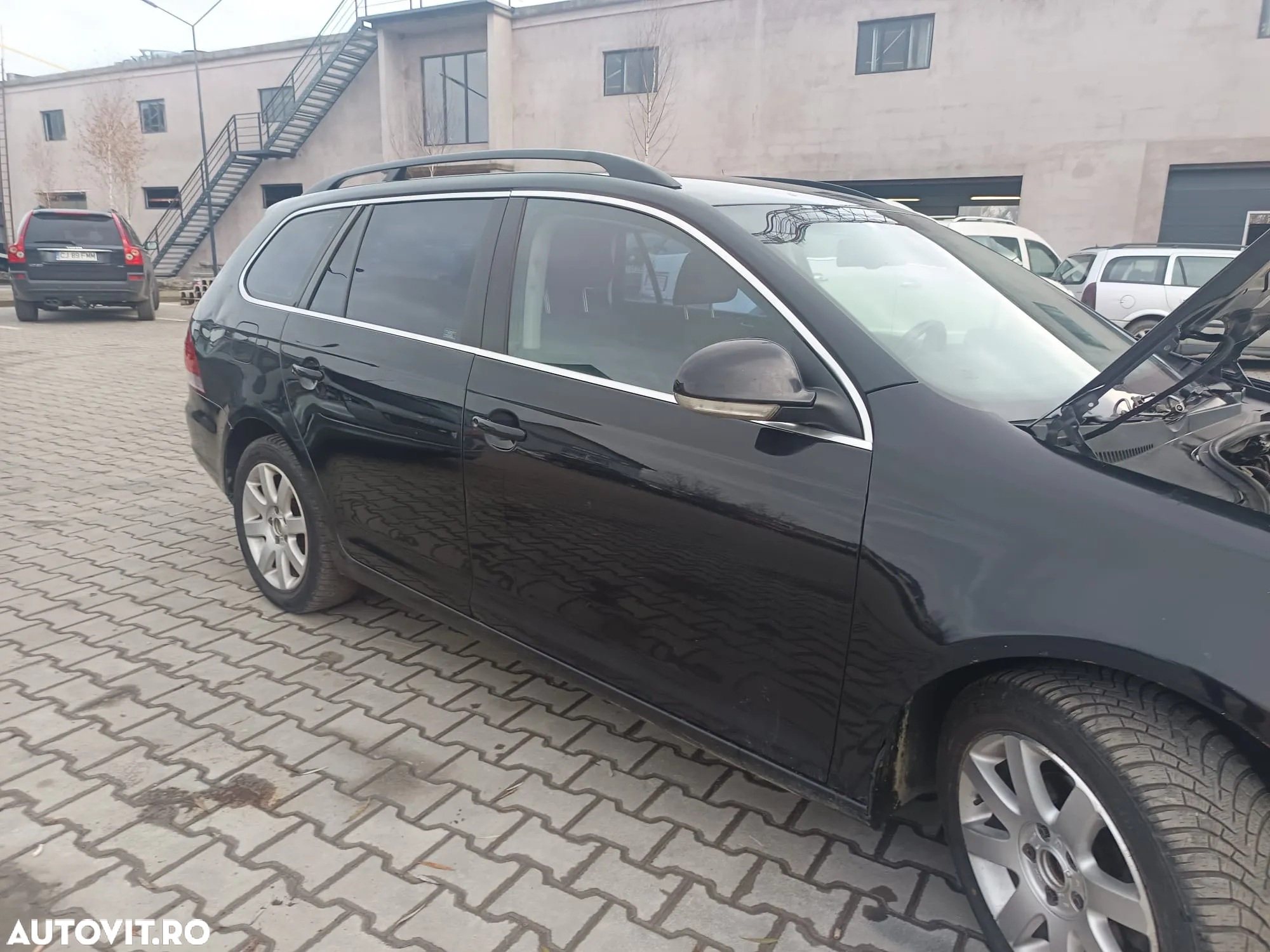 Dezmembram Volkswagen Golf VI Combi 1.6 CAYC, manual - 4