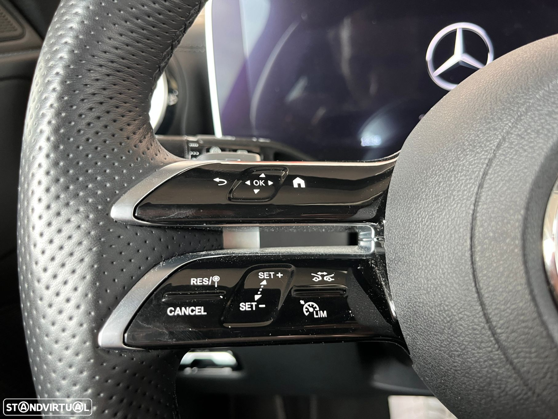 Mercedes-Benz C 300 e AMG Line - 22