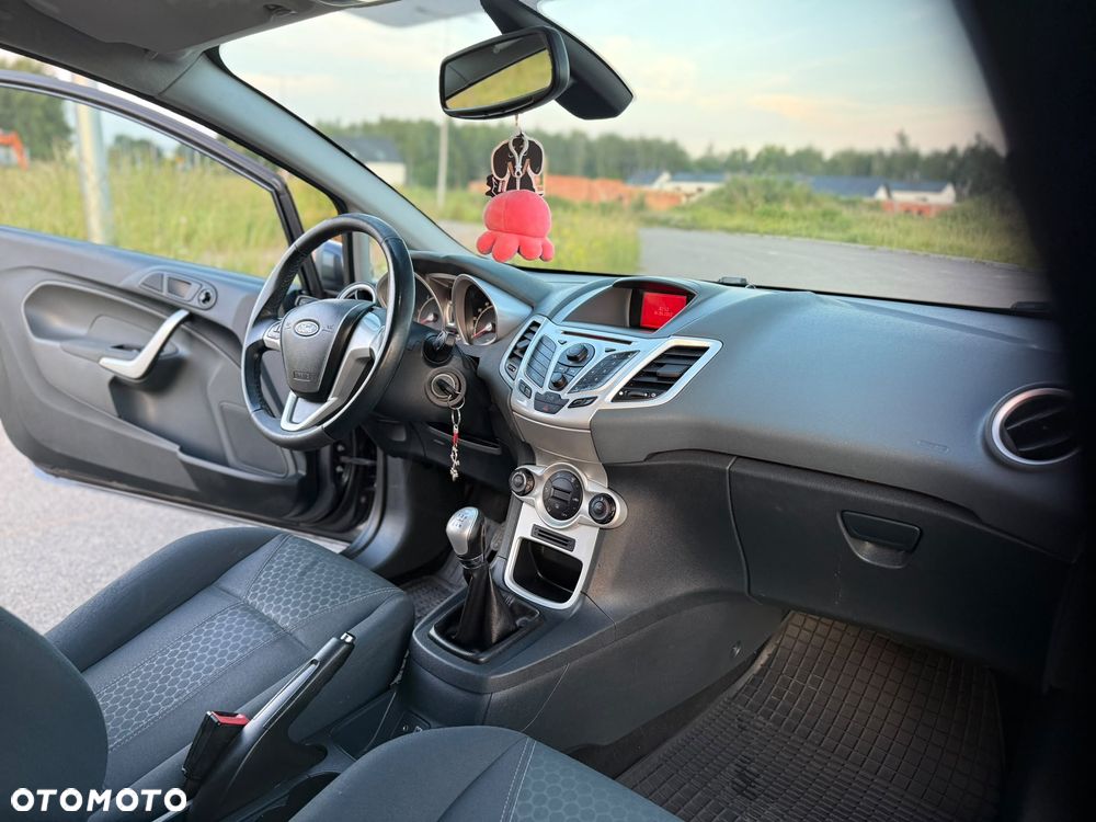 Ford Fiesta 1.6 TDCi Titanium - 16