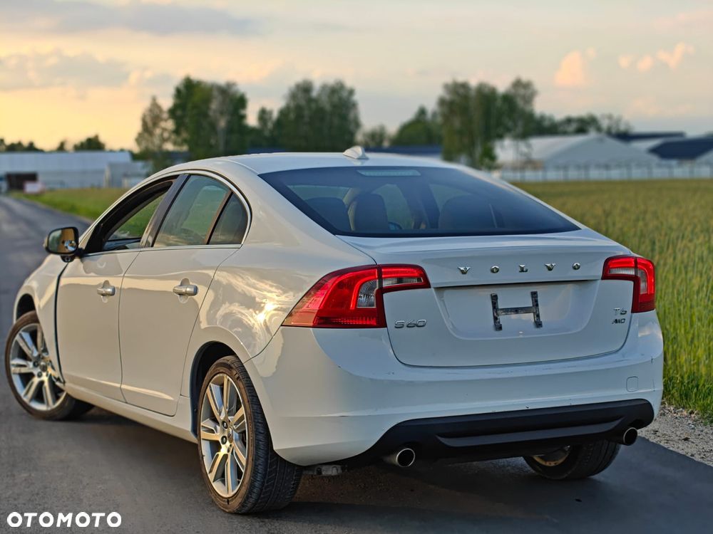 Volvo S60 T6 AWD R-Design - 5