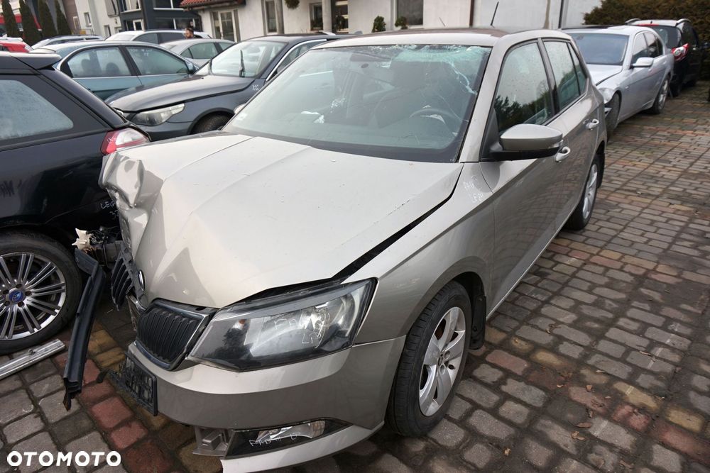SKODA FABIA III NJ3 5D HB 2015 LF8H 1.0 12V CHYB 75KM QAE BEŻOWY na części - 1
