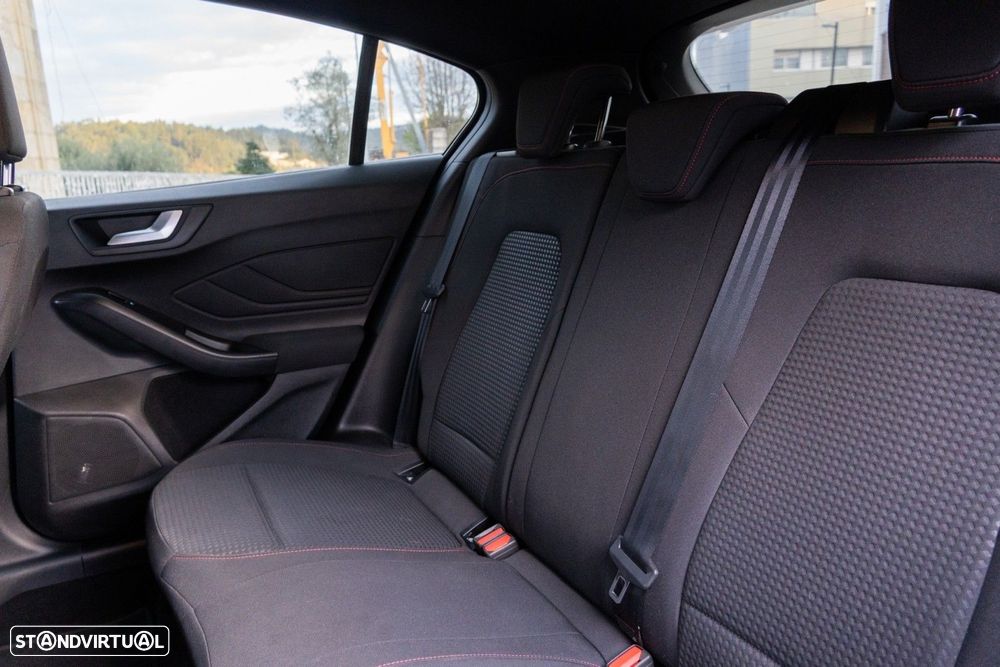 Ford Focus 1.0 EcoBoost MHEV ST-Line - 48