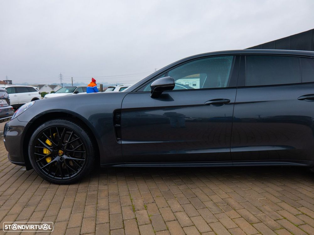 Porsche Panamera Sport Turismo 4 E-Hybrid - 5