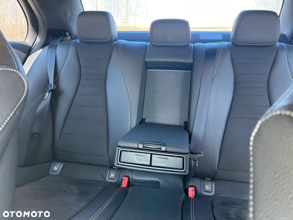 Mercedes-Benz Klasa E 400 d 4-Matic 9G-TRONIC - 23
