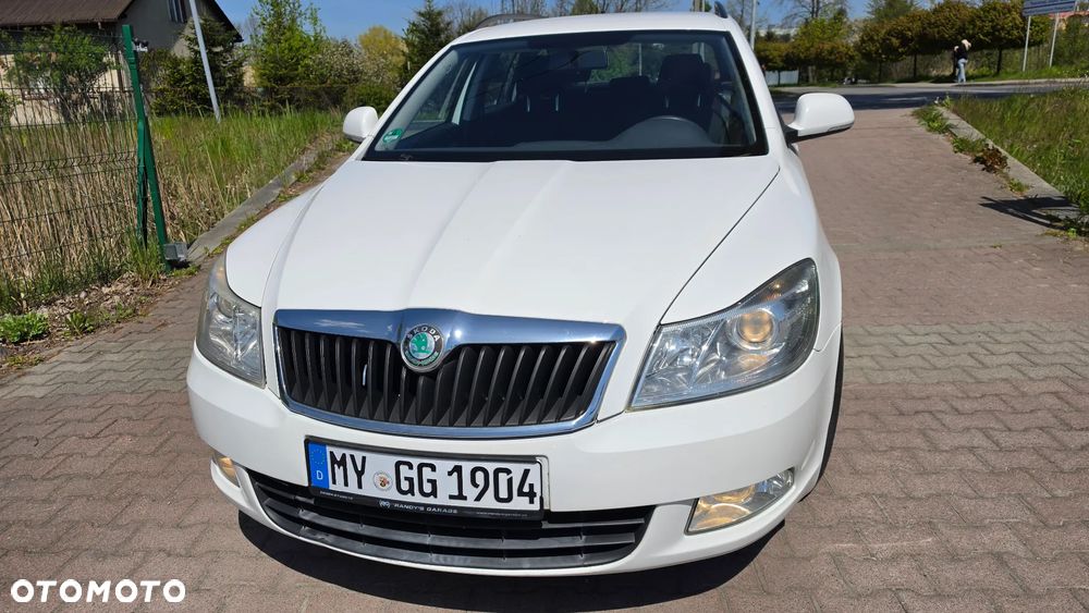 Skoda Octavia 1.6 Combi Ambiente - 33