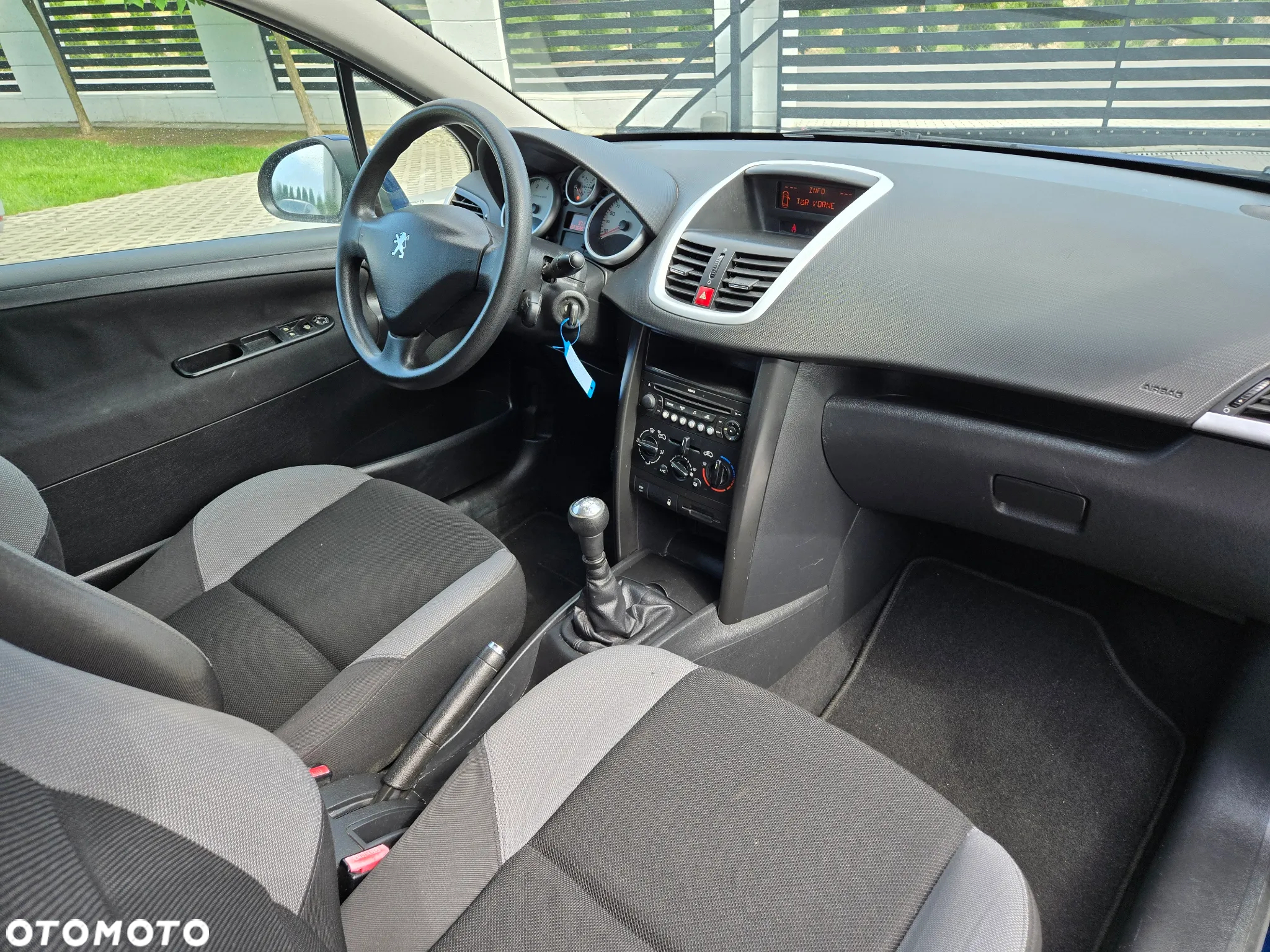 Peugeot 207 1.4 16V Trendy - 2