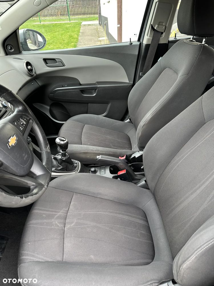 Chevrolet Aveo - 4