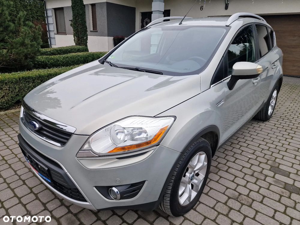 Ford Kuga 2.0 TDCi 2x4 Titanium - 11