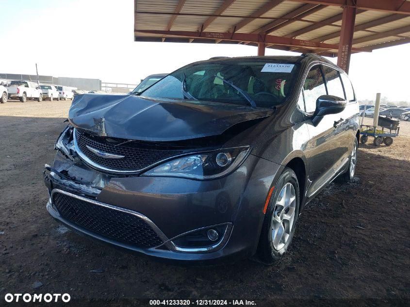 Chrysler Pacifica - 3