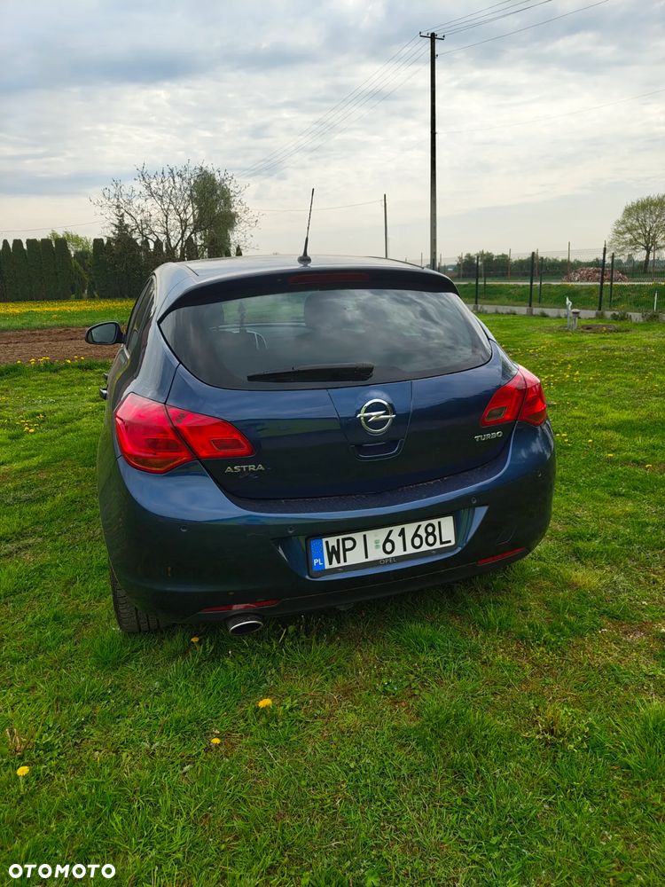 Opel Astra IV 1.4 T Cosmo - 3
