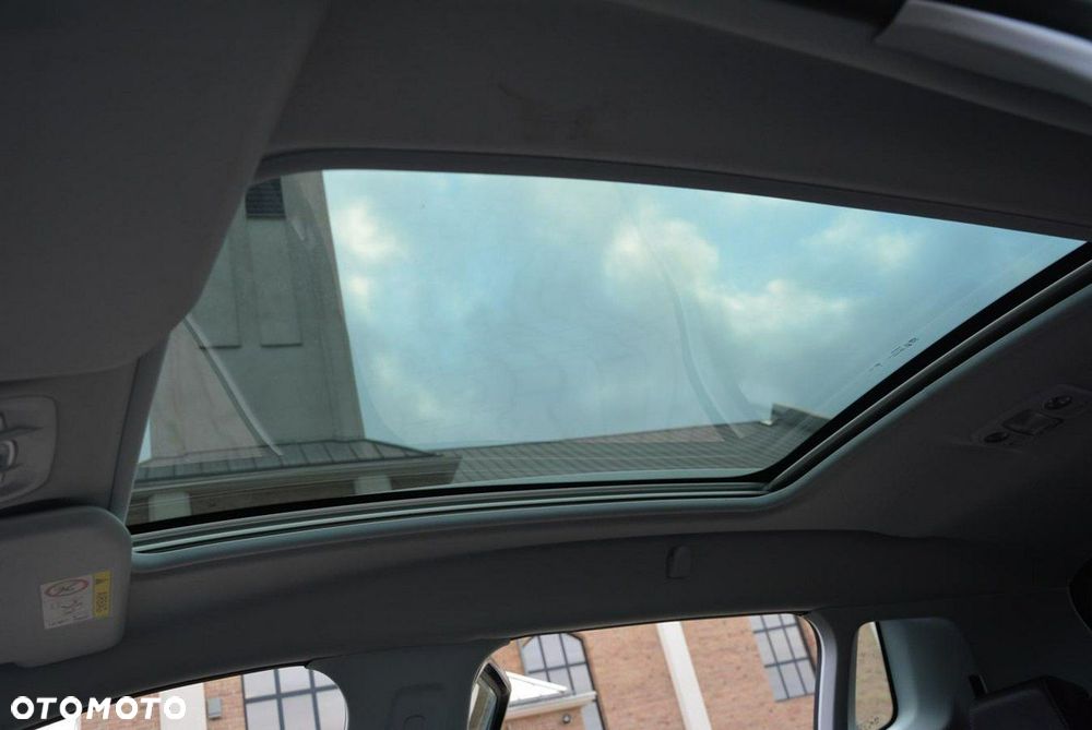 Peugeot 2008 1.2 Pure Tech GPF Allure S&S - 29