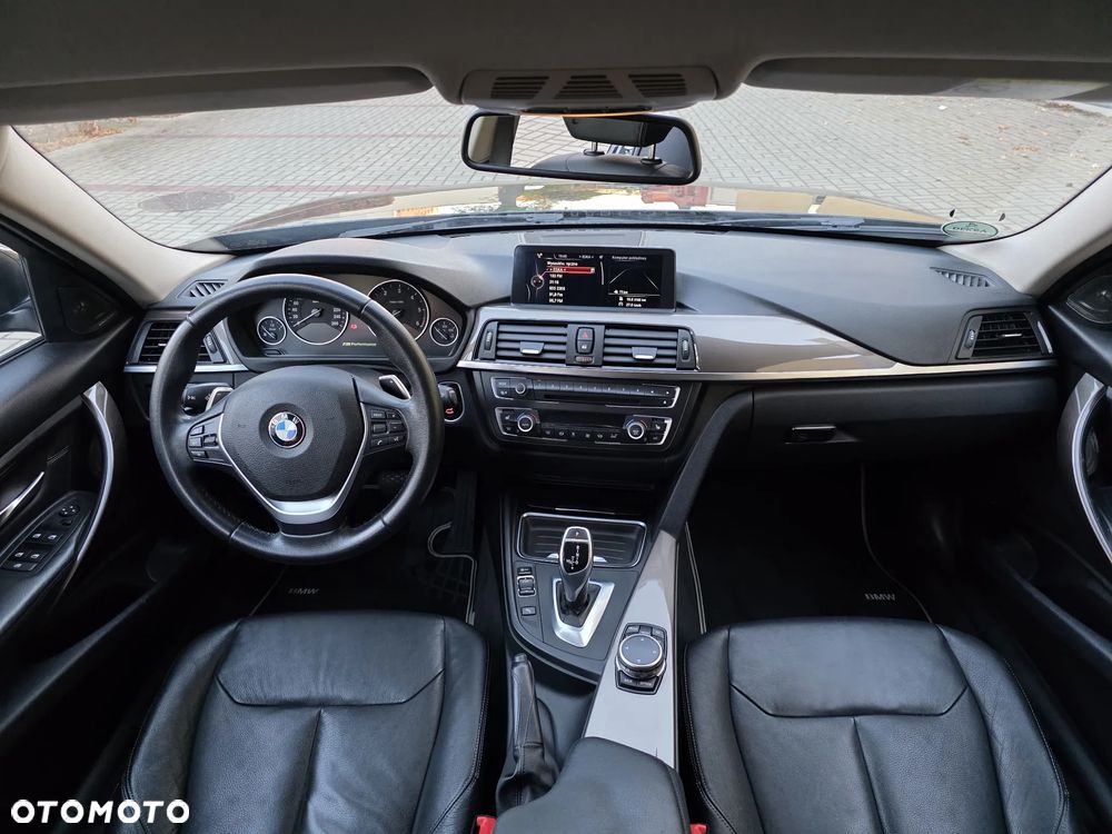 BMW Seria 3 330d Sport-Aut Blue Performance Modern Line - 14