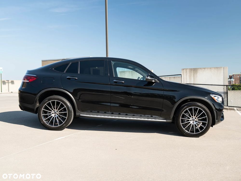 Mercedes-Benz GLC 300 4Matic 9G-TRONIC AMG Line - 9