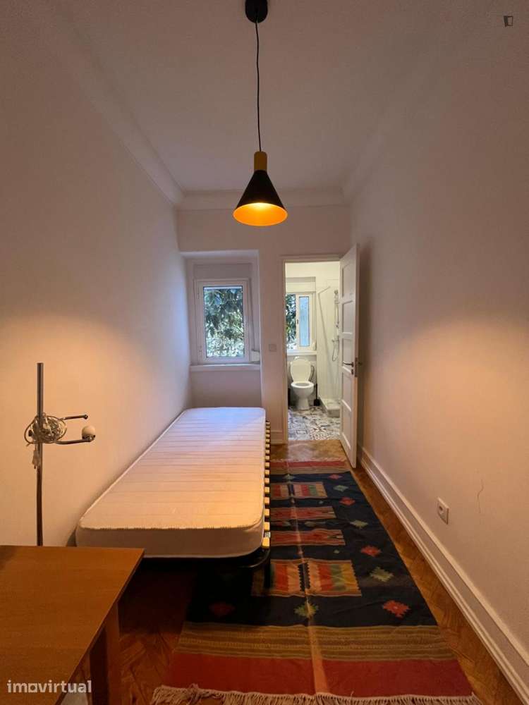 Quarto - localizado em Roma-Areeiro Lisbon - Grande imagem: 2/8