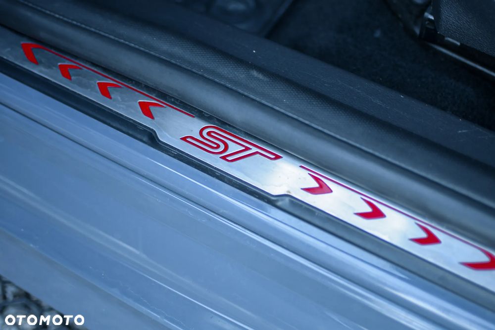 Ford Focus 2.0 TDCi ST-2 - 14