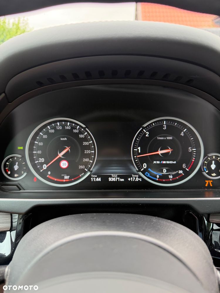 BMW X5 M M50d - 27