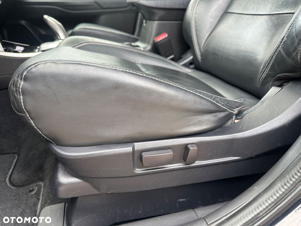 Mitsubishi Outlander 2.0 4WD Top - 19