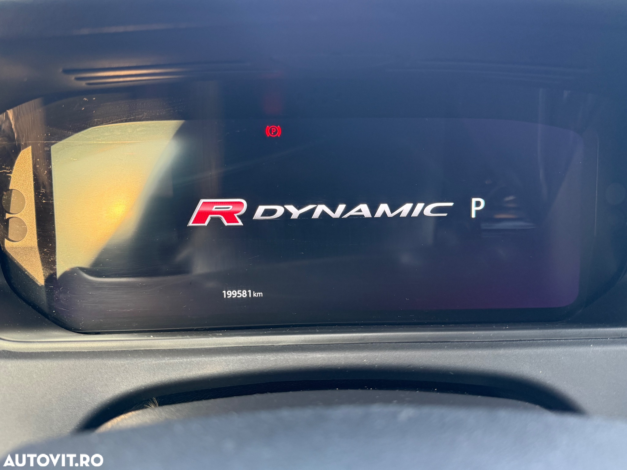 Land Rover Range Rover Velar 2.0 R-Dynamic S - 24