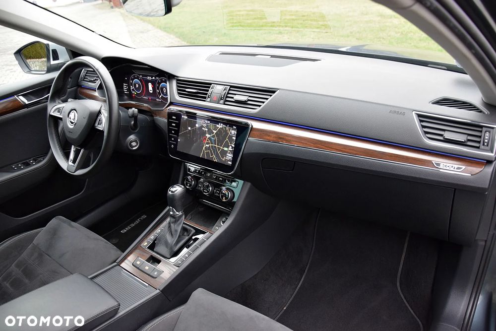 Skoda Superb 2.0 TDI 4x4 DSG Scout - 27