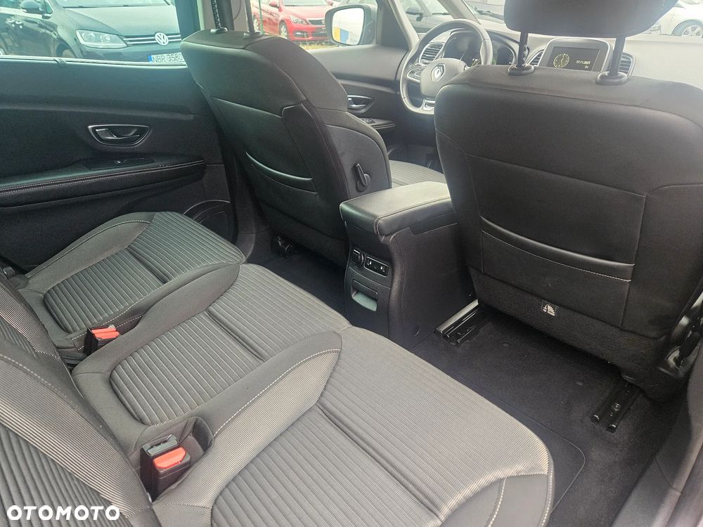Renault Grand Scenic - 17