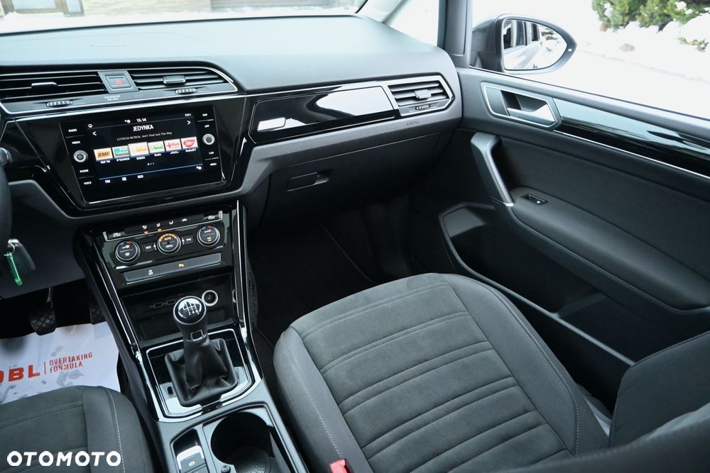 Volkswagen Touran 2.0 TDI SCR Highline - 21