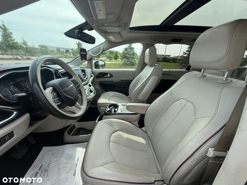 Chrysler Pacifica - 9