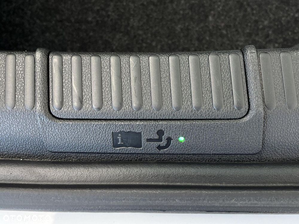 Skoda Superb 2.0 TDI SCR 4x4 Sportline DSG - 19