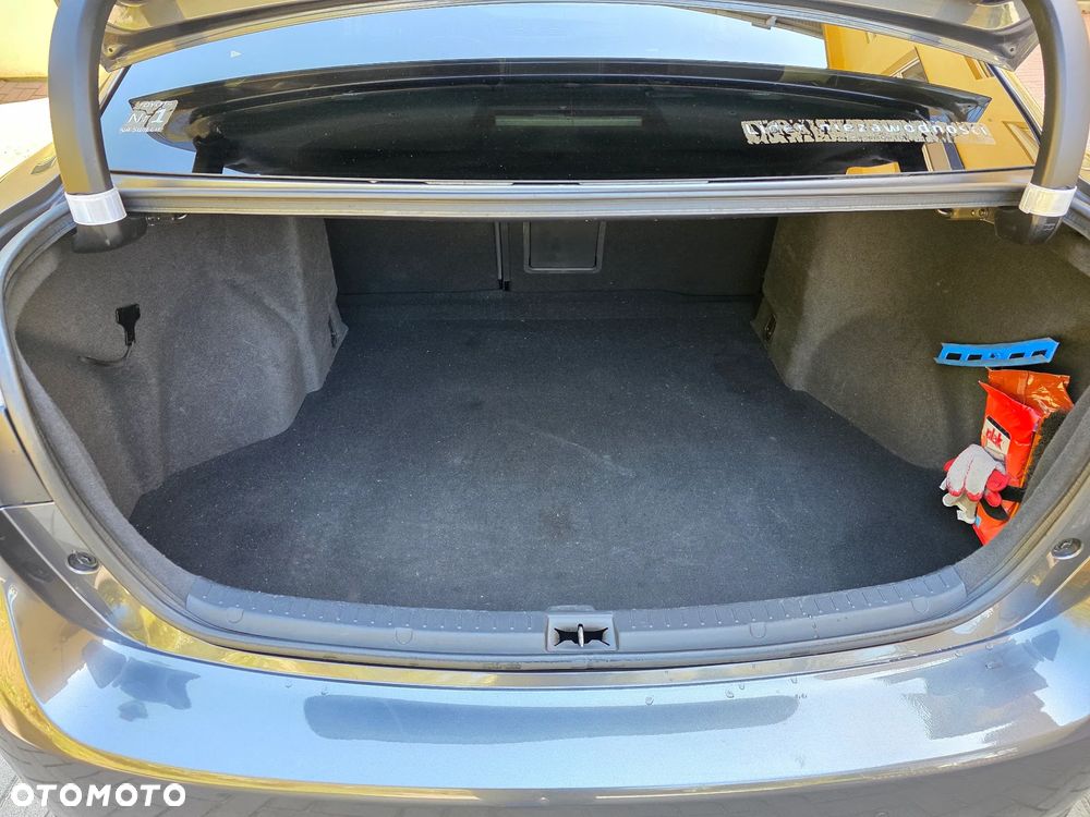 Toyota Avensis 2.0 D-4D Premium - 13