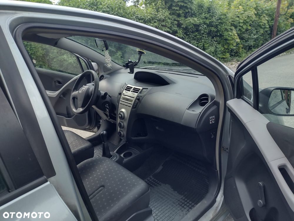 Toyota Yaris 1.0 Luna - 4