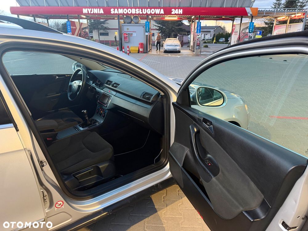 Volkswagen Passat - 15