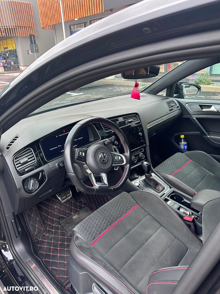 Volkswagen Golf - 11