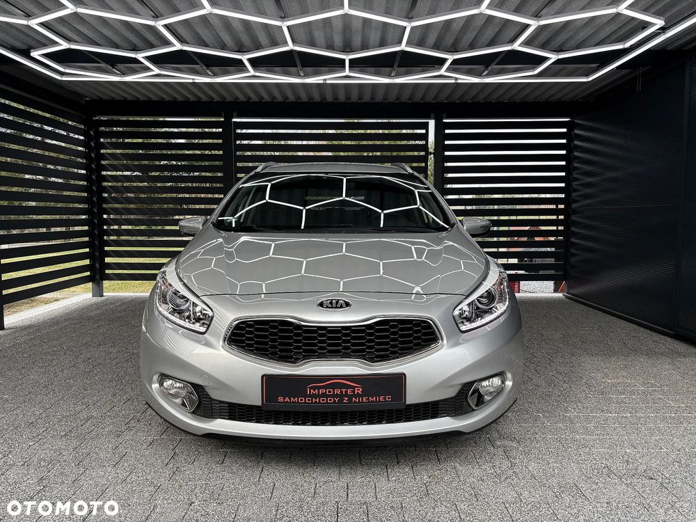 Kia Ceed 1.6 GDI Dream Team Edition - 9