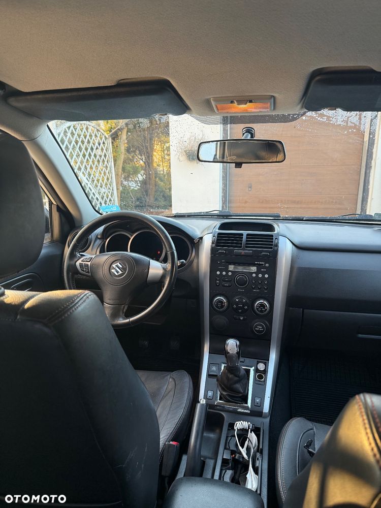Suzuki Grand Vitara 1.6 Black&White - 6