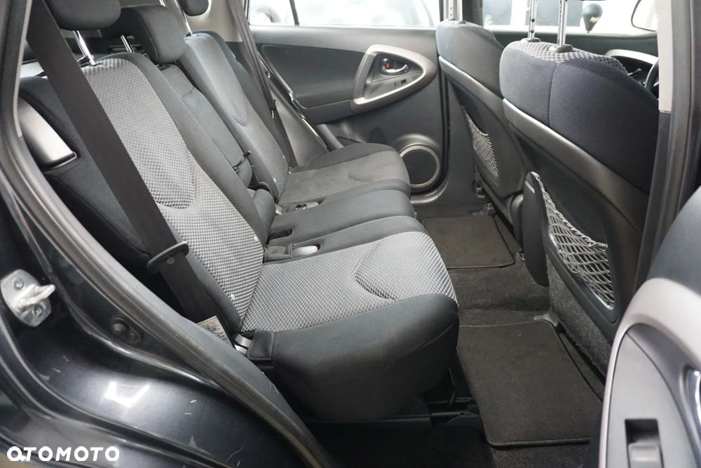 Toyota RAV4 2.2 D-4D 4x4 - 27