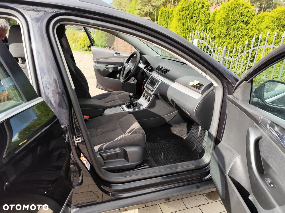 Volkswagen Passat - 24